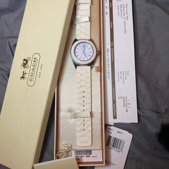 ✨ COACH Silicon Watch- White *IN BOX - Picture 5 of 8